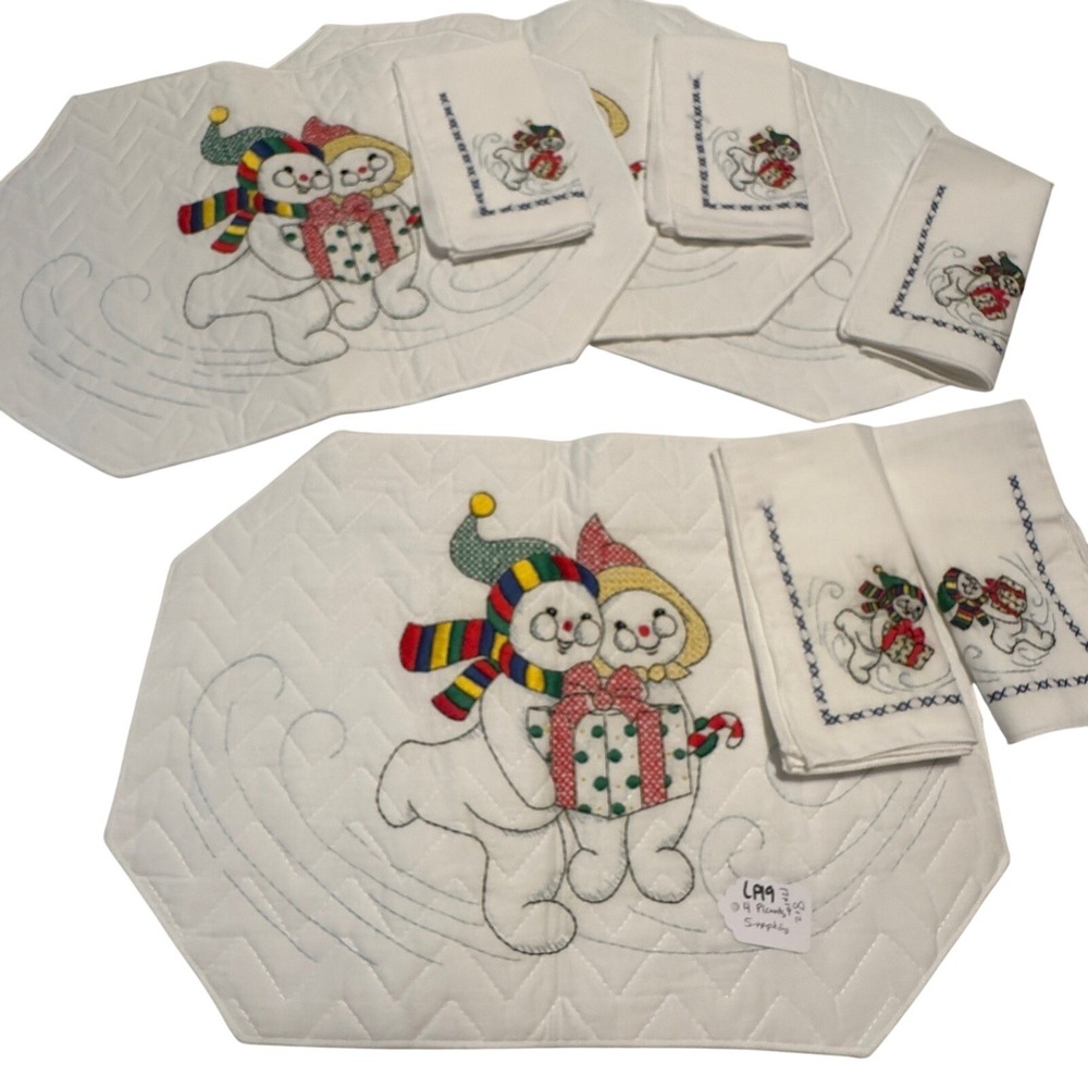 Vintage Hand Embroidered Snowman Christmas 4 Placemats 5 Napkins‎ White